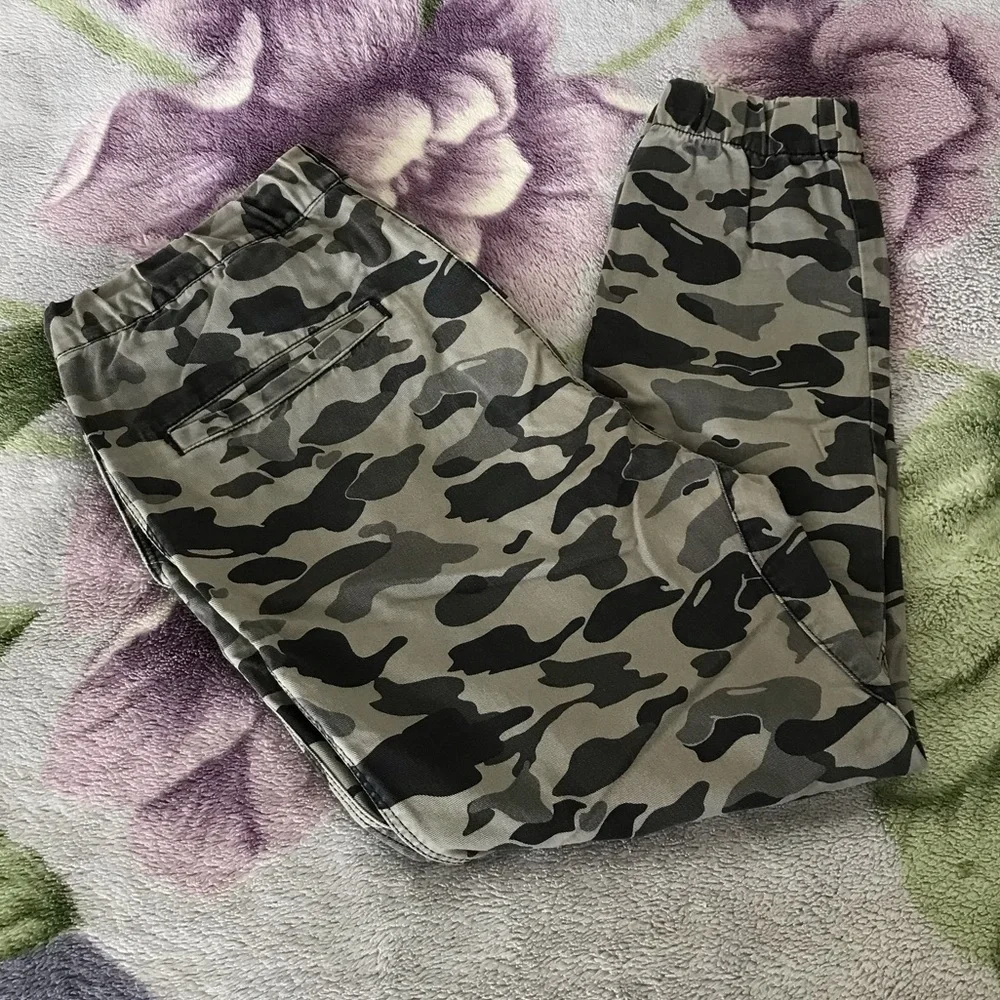 Divided by H&M Men’s Camo Joggers